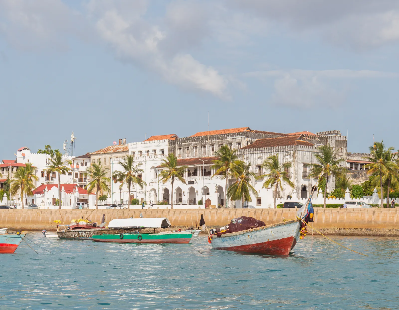 Der Hafen von Stone Town auf Sansibar, wo die Fähre aus Dar es Salaam anlegt